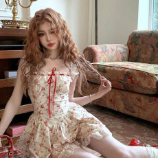 批发<b class='q'>日系</b>甜美森系蕾丝吊带裙少女感收腰碎花裙小清新度假风公主<b class='q'>连衣裙</b>