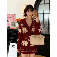 批发冬装穿搭一整套大码<b class='q'>胖</b><b class='q'>mm</b>毛衣<b class='q'>外套</b>针织短裙复古圣诞新年红色套装女