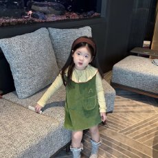 批发女童连衣裙秋季2026新款儿童独特漂亮<b class='q'>百搭</b>绿色背心裙女宝宝公主裙