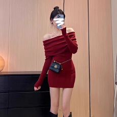 批发2025新款新年战袍一字肩红色毛衣连衣裙子女秋<b class='q'>冬</b>季御姐性感包臀裙