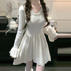 批发法式<b class='q'>甜美</b>白色针织连衣裙子女秋冬2025新款小个子气质收腰a字短裙