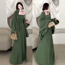 批发法式气质清冷感慵懒风绿色针织三件套<b class='q'>连衣裙</b>子女秋冬2025新款长裙