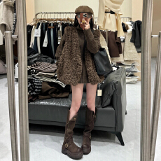 批发美拉德穿搭巨好看咖色针织<b class='q'>连衣裙</b>子女冬季2026新款深冬穿搭一整套