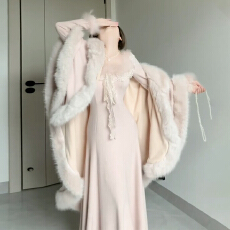 批发法式蕾丝拼接白色针织<b class='q'>连衣裙</b>子女秋冬2025新款高级感气质收腰长裙