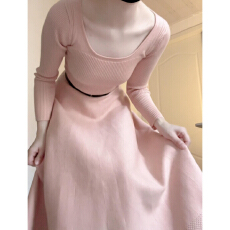 批发法式温柔粉色u领针织连衣裙子女2026秋<b class='q'>冬</b>季新款收腰内搭打底长裙