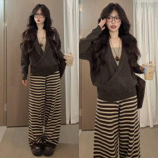 批发韩系慵懒风休闲针织套装女冬季新款v领针织毛衣条纹阔腿裤两件套