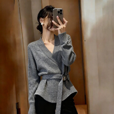 批发法式新年红色v领<b class='q'>毛衣</b><b class='q'>女</b>秋冬季2026新款高级感内搭打底衫针织上衣