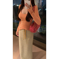 批发2026新款韩系巨好看穿搭一整套连衣裙子女秋冬季<b class='q'>条纹</b>修身<b class='q'>长裙</b>套装