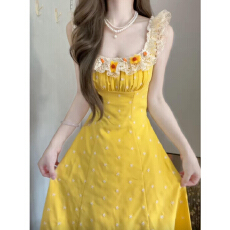 批发绝美巨好看旅游度假法式<b class='q'>连衣裙</b>子女夏季2026新款特别漂亮掐腰<b class='q'>长裙</b>