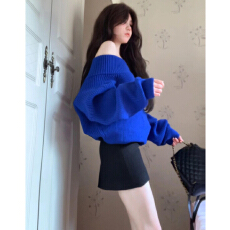 批发克莱因蓝色一字肩毛衣女冬季新款韩系慵懒松弛感露肩加厚针织上衣