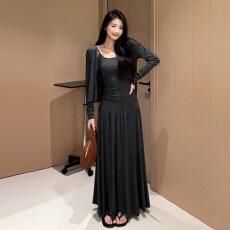 批发法式慵懒风灰色<b class='q'>连衣裙</b>子女早春冬2026新款韩系高级感收腰套装长裙