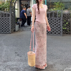 批发2026新款明媚出游穿搭粉色系套装裙子夏季修身显瘦碎花长裙两件套