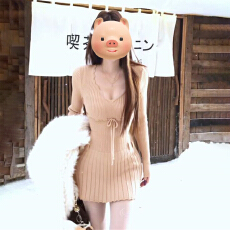 批发法式咖色长袖针织<b class='q'>连衣裙</b>子女秋冬季2026新款纯欲风高级感收腰短裙