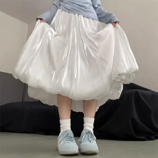 批发白色<b class='q'>花苞</b>半身<b class='q'>裙</b>春夏季薄款蓬蓬<b class='q'>裙</b>缎面中长款a字流光<b class='q'>花苞</b><b class='q'>裙</b>矮个子