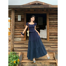 实拍~法式波点方领泡泡袖短款上衣收腰显瘦半身裙两件套