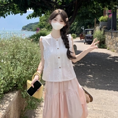 批发实拍2026夏季新款 甜美蕾丝镂空纽扣<b class='q'>无袖</b>背心女气质高级感上衣
