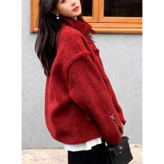 批发韩系氛围感红色大翻领毛绒短<b class='q'>外套</b>女宽松慵懒风显瘦保暖羊羔毛<b class='q'>外套</b>