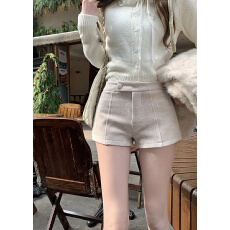 批发实拍~经典百搭小a字版雪尼尔短裤显瘦气质休闲裤女<b class='q'>秋</b>冬2025新款