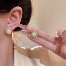 批发巴洛克珍珠耳钉女轻奢小众时尚气质简约几何形耳环韩系爆款耳饰品