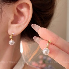 批发轻奢小众高级感一款两戴锆石叶子耳钉女港风复古时尚樱桃珍珠耳环