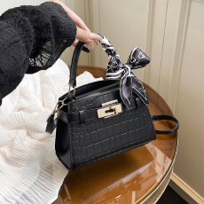 批发2025新款手提女士单肩斜挎包高颜值简约小众通勤纹凯莉小方包