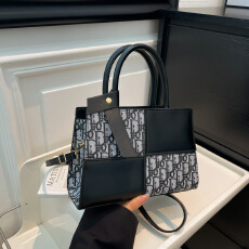 批发2025跨境新款撞色手提包女士洋气潮流质感百搭单肩斜挎小方包