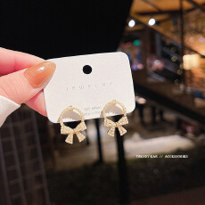 批发S925银针韩版时尚新款简约蝴蝶结圆圈耳环女珍珠设计感个性耳饰品