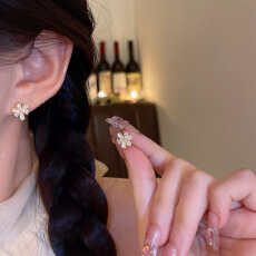 批发精致锆石花朵耳钉女森系小清新高级感猫眼石耳环网红耳饰品