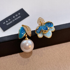 批发S925银针珐琅滴油不对称花朵耳环女真金电镀时尚百搭气质珍珠耳钉