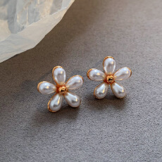 批发韩国轻奢珍珠花朵耳钉女纯银小众设计感高级耳环2025新款爆款耳饰