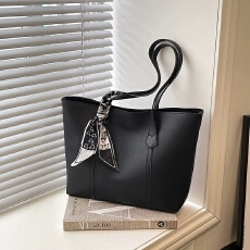 批发<b class='q'>韩版</b>大容量复古高级感通勤时尚托特包女2025新款单肩上课通勤大包