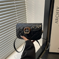 批发法式单肩包包女2025新款潮时尚百搭小香风绣线锁扣腋下斜挎包