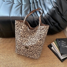 慵懒风购物袋单肩包日常通勤洋气腋下包2025韩系豹纹双面托特大包