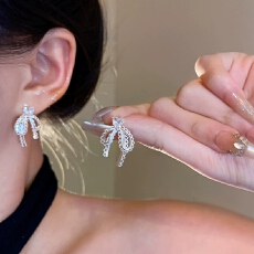 批发925银针温柔甜美气质蕾丝蝴蝶结耳环轻奢小众高级感精致锆石耳钉