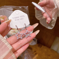 批发韩系精致微镶锆石五角星耳环女个性冷淡风镂空星星耳钉简约耳饰品