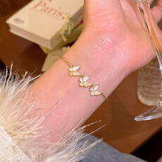 批发韩系甜美<b class='q'>气质</b>精致微镶锆石蝴蝶手链女高级感可调节抽拉式手环手饰