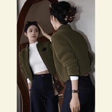 批发2025<b class='q'>冬</b>独特高级感超好看又酷又飒今年流行小香风绿色羊羔毛外套女