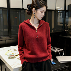 批发2025冬季新款老钱风红色半拉链连帽针织衫女长袖宽松软糯套头毛衣
