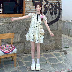 批发法式甜美露肩波点连衣裙女夏季2025新款小个子气质蓬蓬短裙娃娃裙