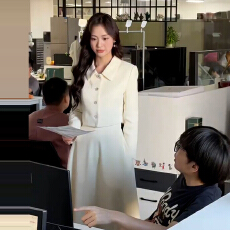 批发温柔富家千金感穿搭<b class='q'>连衣裙</b>子女2025新款早秋季小香风两件套装长裙