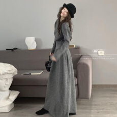 法式灰色针织连衣裙子女秋冬季2025年新款韩系巨好看两件套装长裙