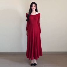 批发圣诞新年战袍蕾丝红色一字肩针织连衣裙子女秋<b class='q'>冬</b>季收腰巨好看长裙