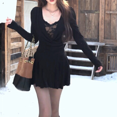 批发2025新款法式荡领蕾丝黑色<b class='q'>连衣裙</b>子女秋冬季性感纯欲气质收腰短裙