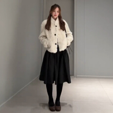 批发巨好看小香风羊羔毛绒加厚<b class='q'>短</b>款<b class='q'>外套女</b>秋冬季2025新爆款高级感上衣