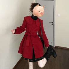 批发新年减龄红色娃娃领毛呢外套女2026冬季新款短款系带收腰呢子大衣