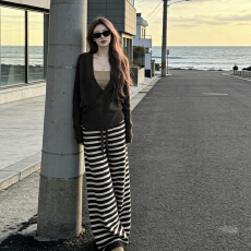 批发韩系慵懒风高级感毛衣女冬季2026年新款小个子条纹针织阔腿裤套装