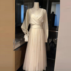 批发纯欲悸动粉交叉V领露肩<b class='q'>针织衫</b>毛衣女秋冬蝙蝠袖上衣