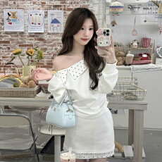批发一字肩斜肩白色卫衣连衣裙子女2026新款春季韩系穿搭<b class='q'>包臀</b><b class='q'>短裙</b>套装
