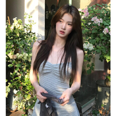 批发早秋韩系氛围感穿搭一整套女2026年新款条纹吊带连衣裙子两件套装