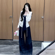 批发2026新款早春穿搭女韩系条纹系带抹胸背心针织<b class='q'>罩衫</b>显瘦上衣两件套